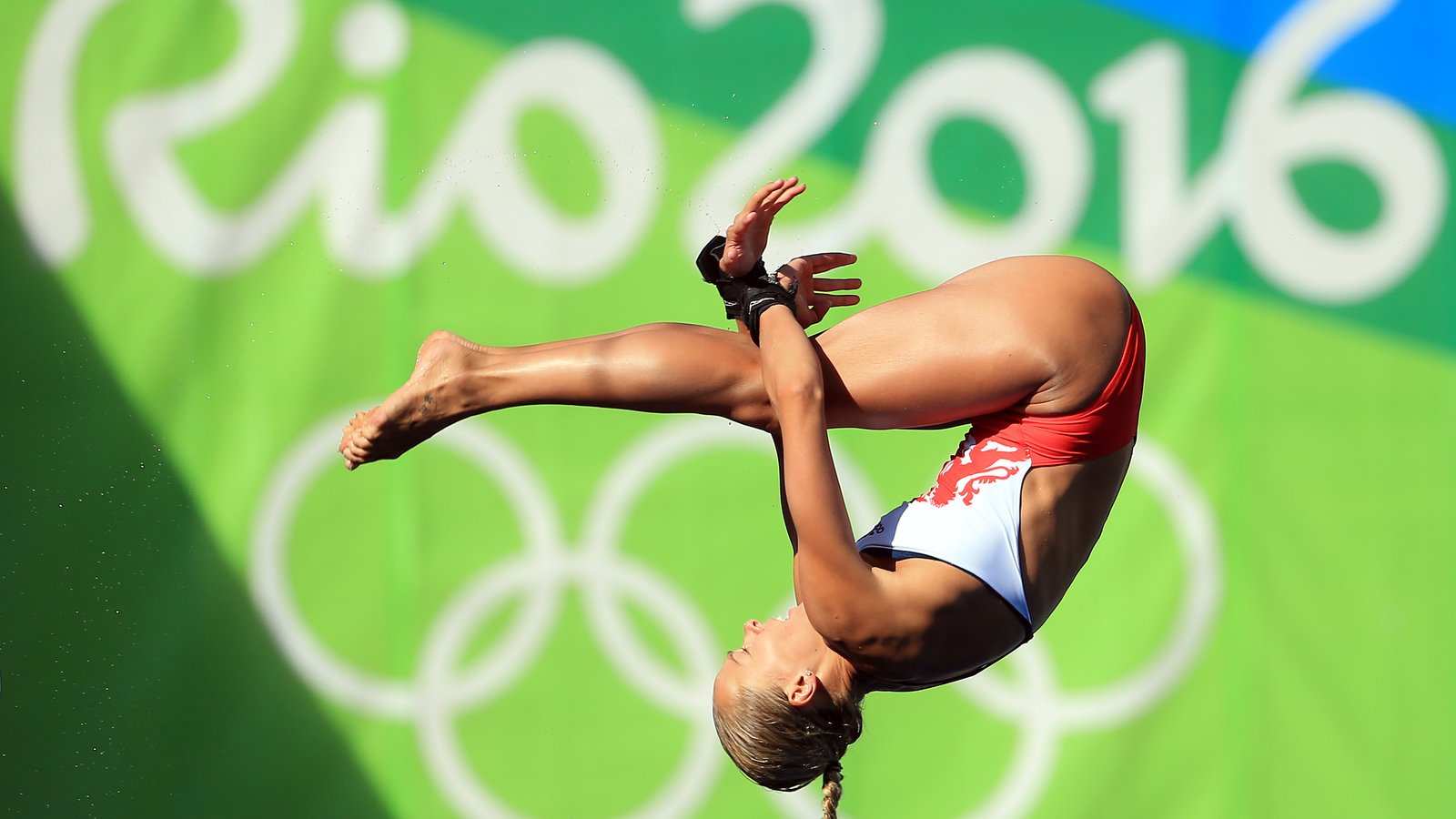 Couch progresses to 10m semifinal British Swimming