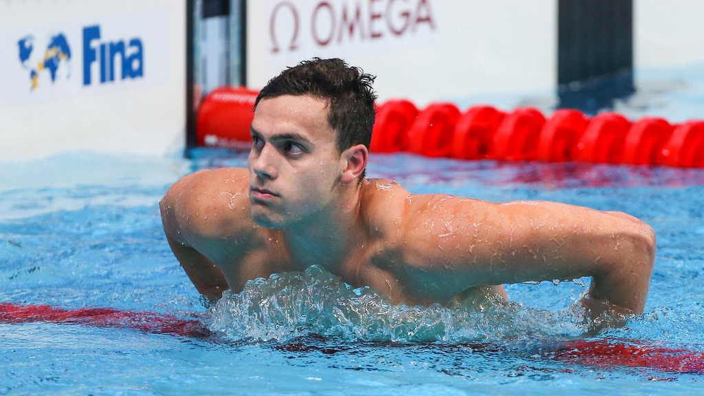 Guy carries over form into 200m heats | British Swimming